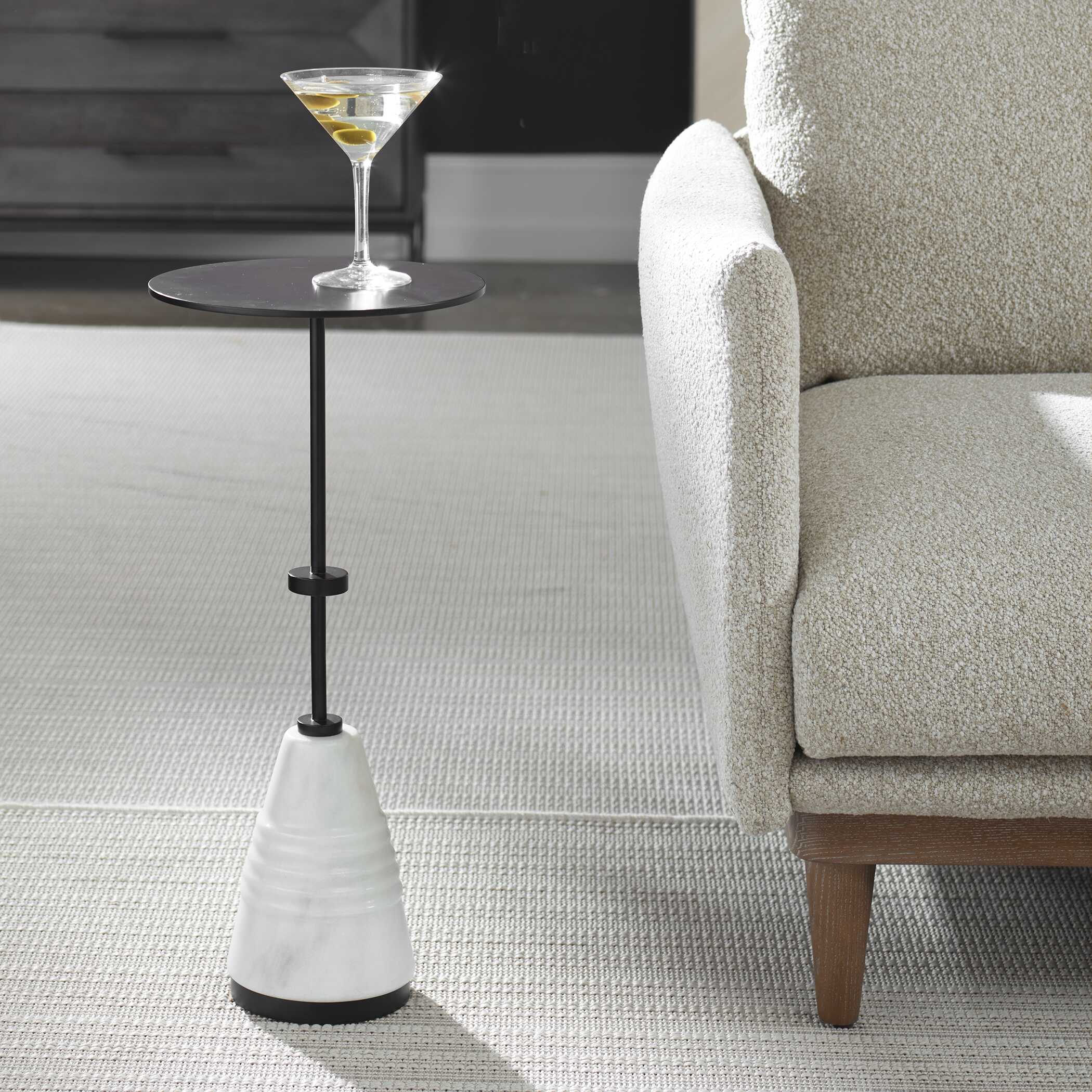 UTTERMOST社製 Kincaidアクセントテーブル UTT-50059